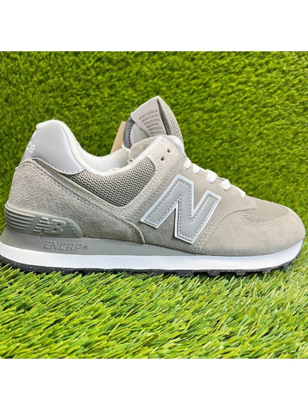 New Balance 574 Classic Mens Size 8 Gray White Athletic‎ Running Shoes Sneakers